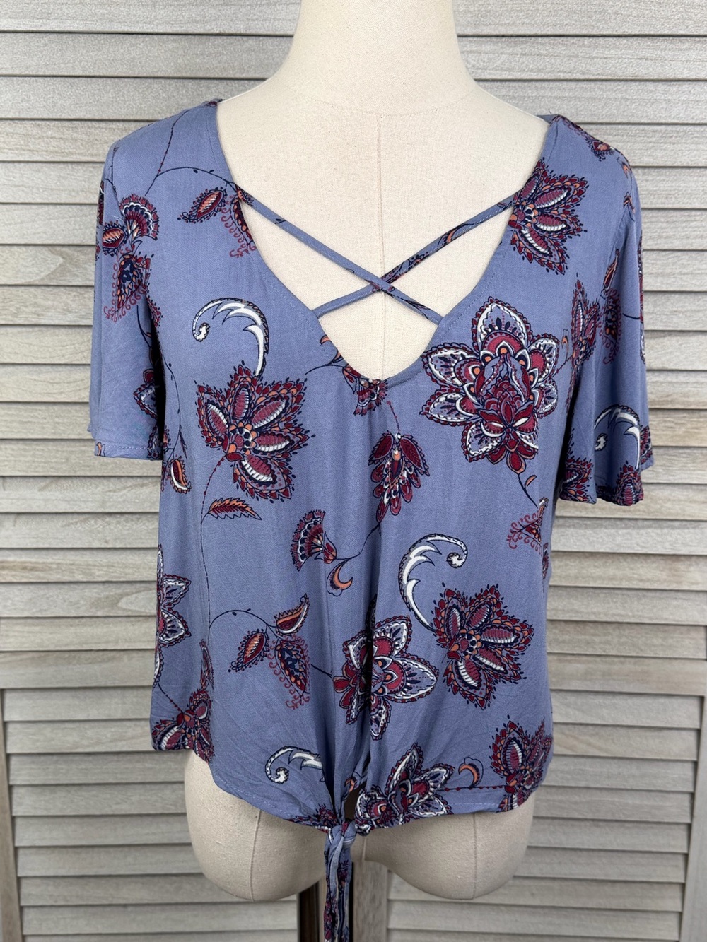 MUDD Blue Floral Tie Bottom Boho Blouse with Criss Cross Bust-M